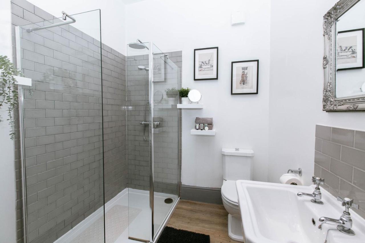 Spacious Apartment, Free Parking, Central Location Near To Uni, Hospital, Town エクセター エクステリア 写真